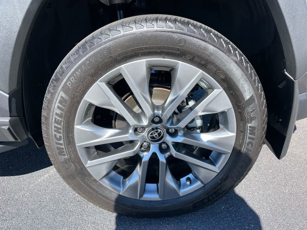 Used 2024 Toyota RAV4 XLE Premium image 44