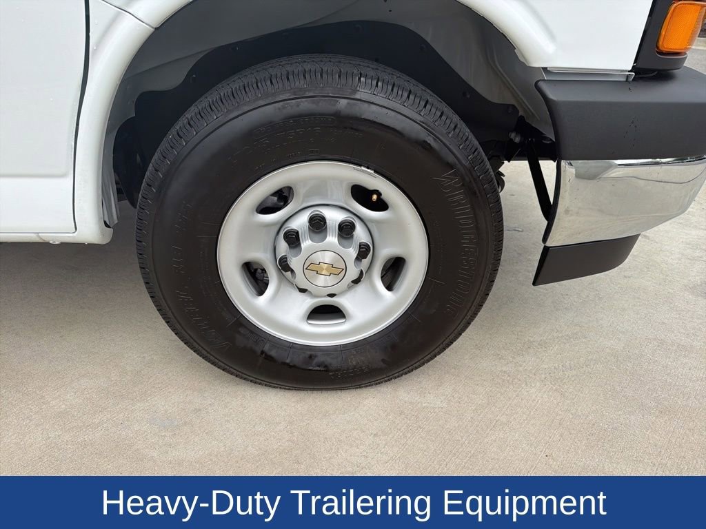 Used 2026 Chevrolet Express 2500 Extended w/ Driver Convenience Package image 13