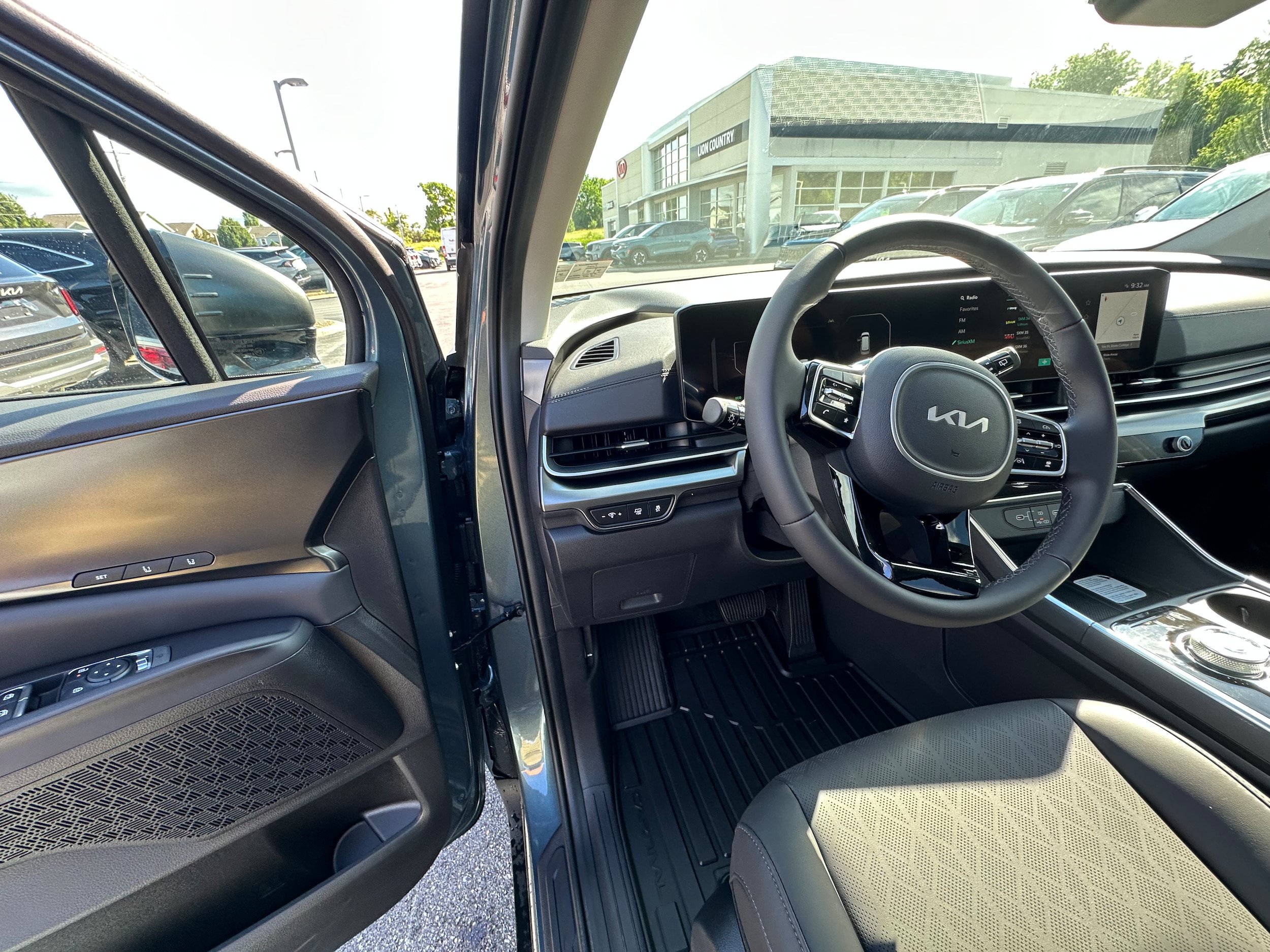 New 2026 Kia Carnival SX FWD image 30