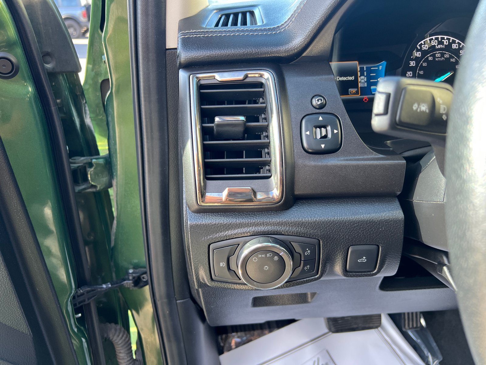 Used 2023 Ford Ranger Lariat w/ Equipment Group 501A High AWD/4WD image 12