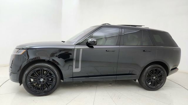 Used 2023 Land Rover Range Rover SE AWD/4WD image 3