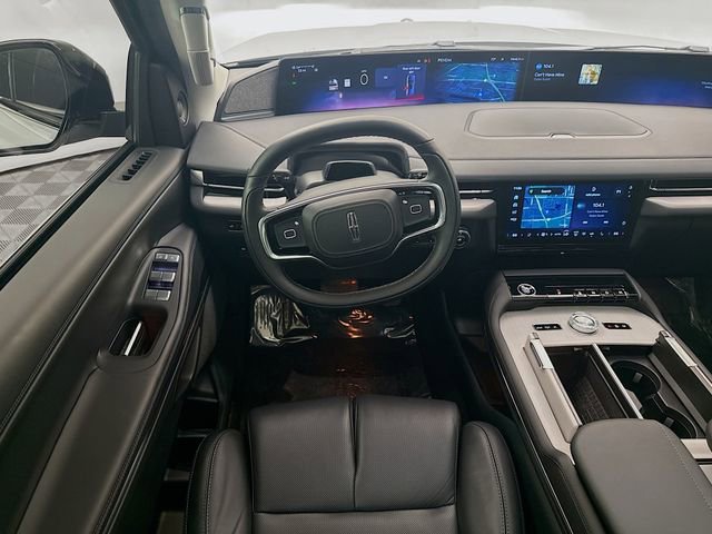 Used 2025 Lincoln Navigator Reserve AWD/4WD image 24