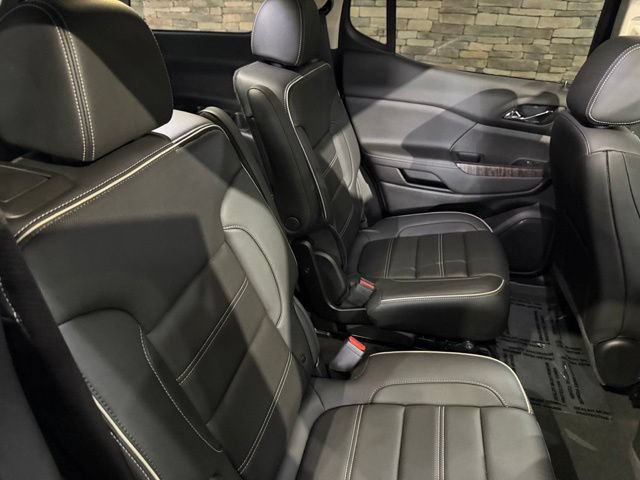 Used 2023 GMC Acadia Denali w/ Denali Ultimate Package AWD/4WD image 4