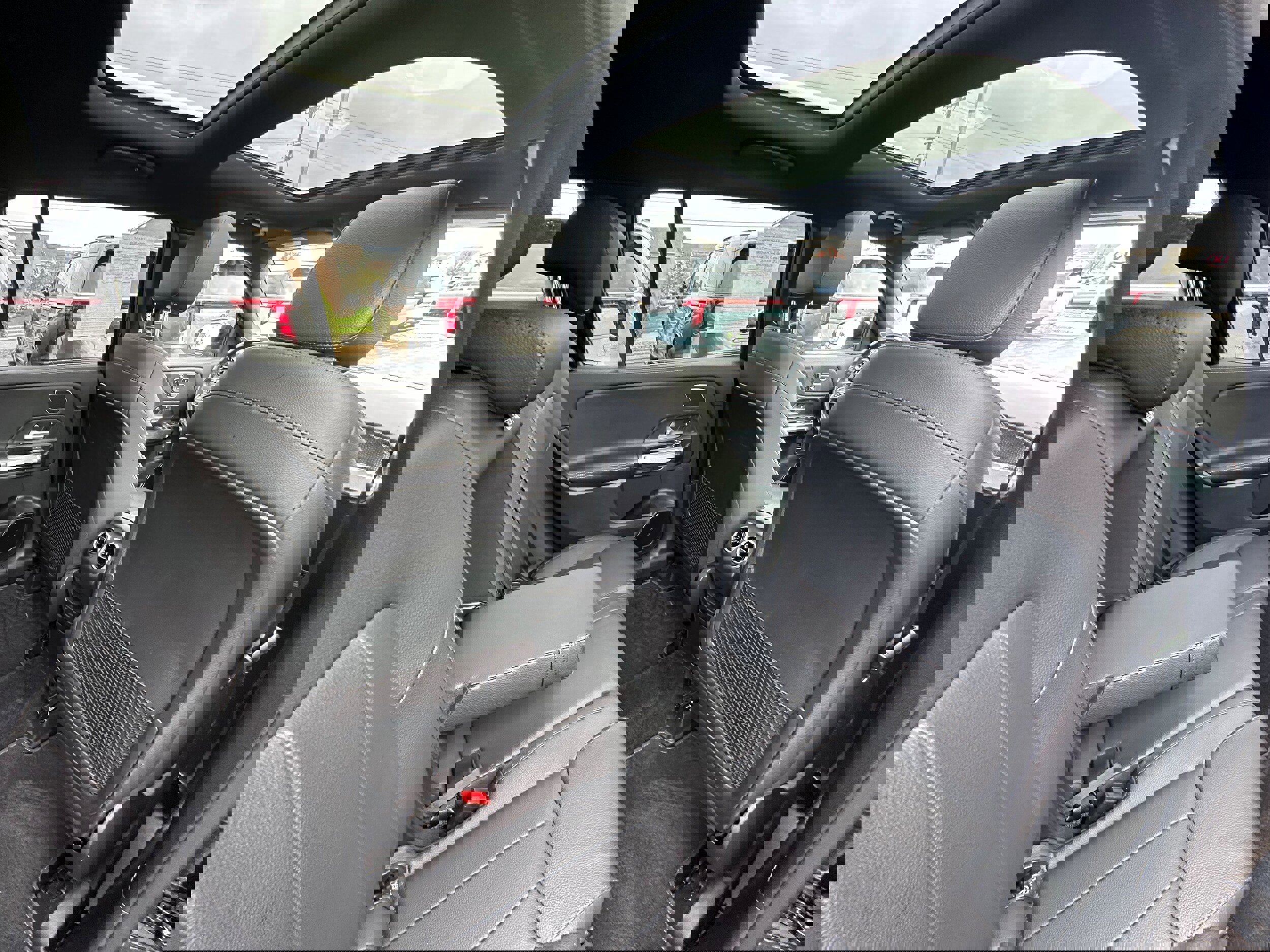 Used 2021 Mercedes-Benz GLB 250 4MATIC image 16