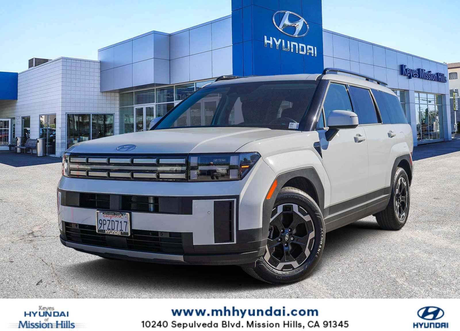 Used 2025 Hyundai Santa Fe SEL image 1