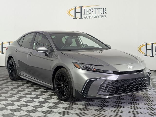 Used 2026 Toyota Camry SE w/ Convenience Package image 2