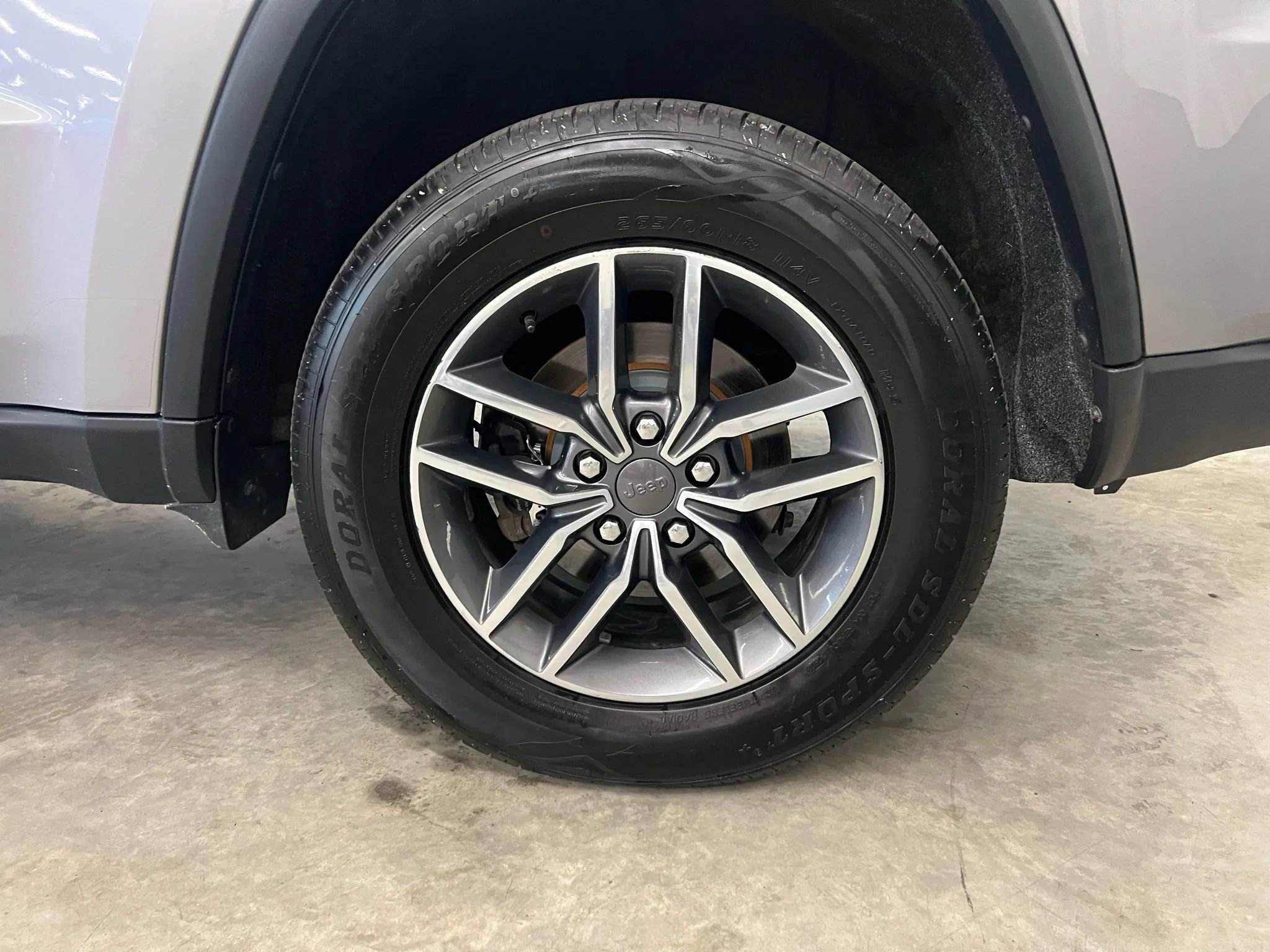 Used 2019 Jeep Grand Cherokee Limited image 15
