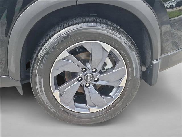 Used 2026 Nissan Rogue SV FWD image 23