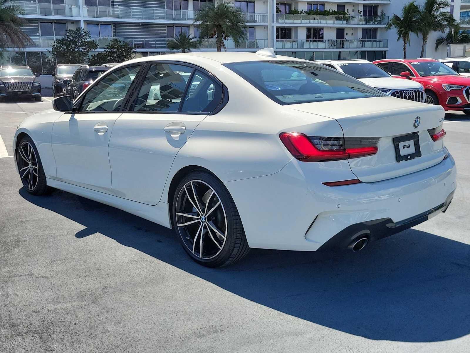 Used 2019 BMW 330i Sedan w/ M Sport Package RWD image 10