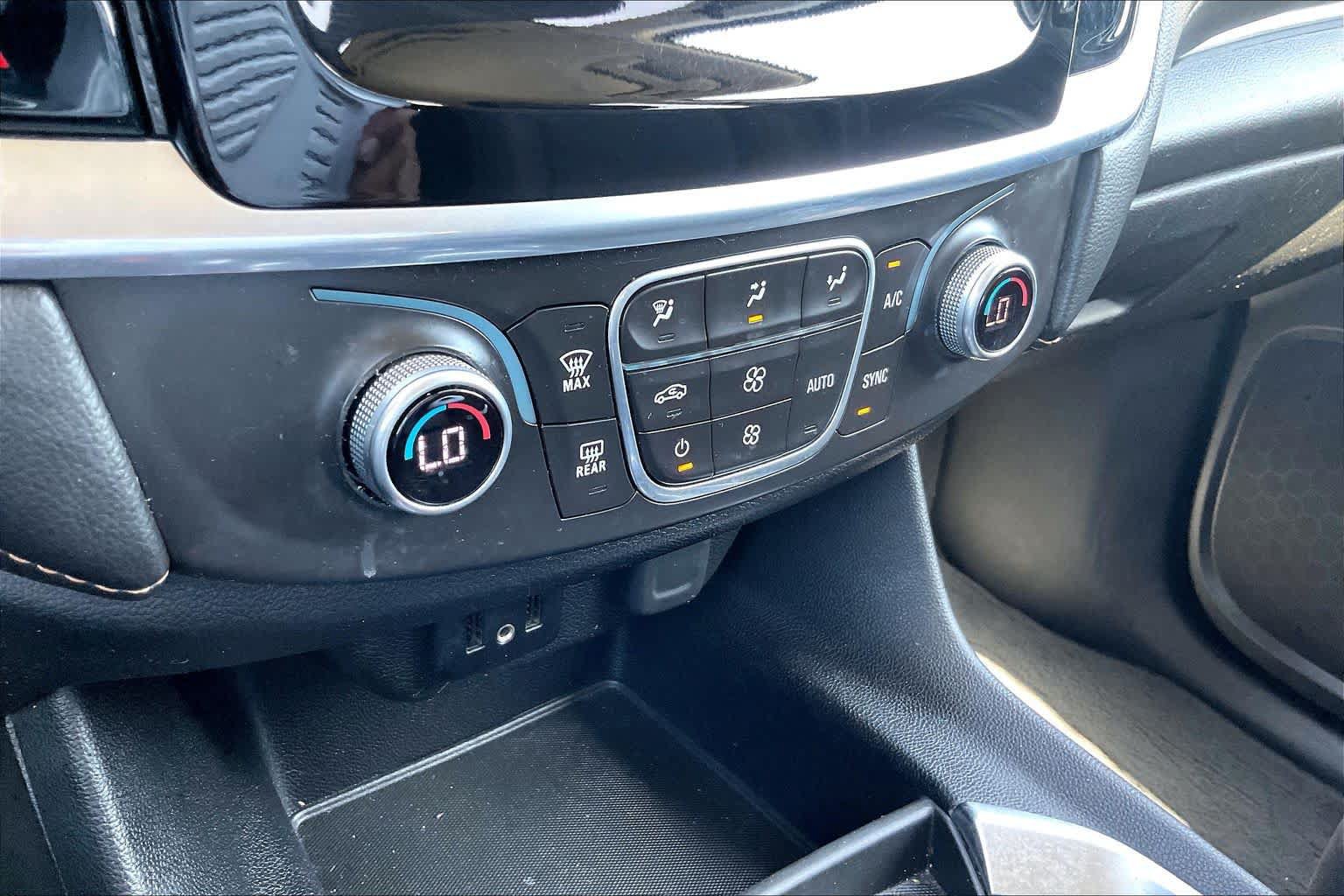 Used 2018 Chevrolet Traverse LS FWD image 31