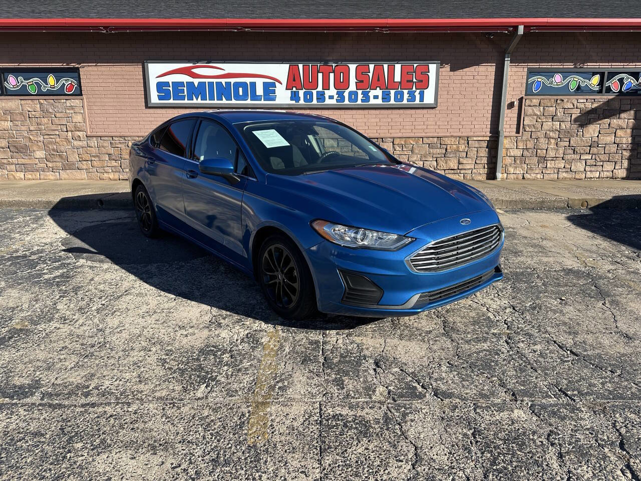 Used 2020 Ford Fusion SE image 2
