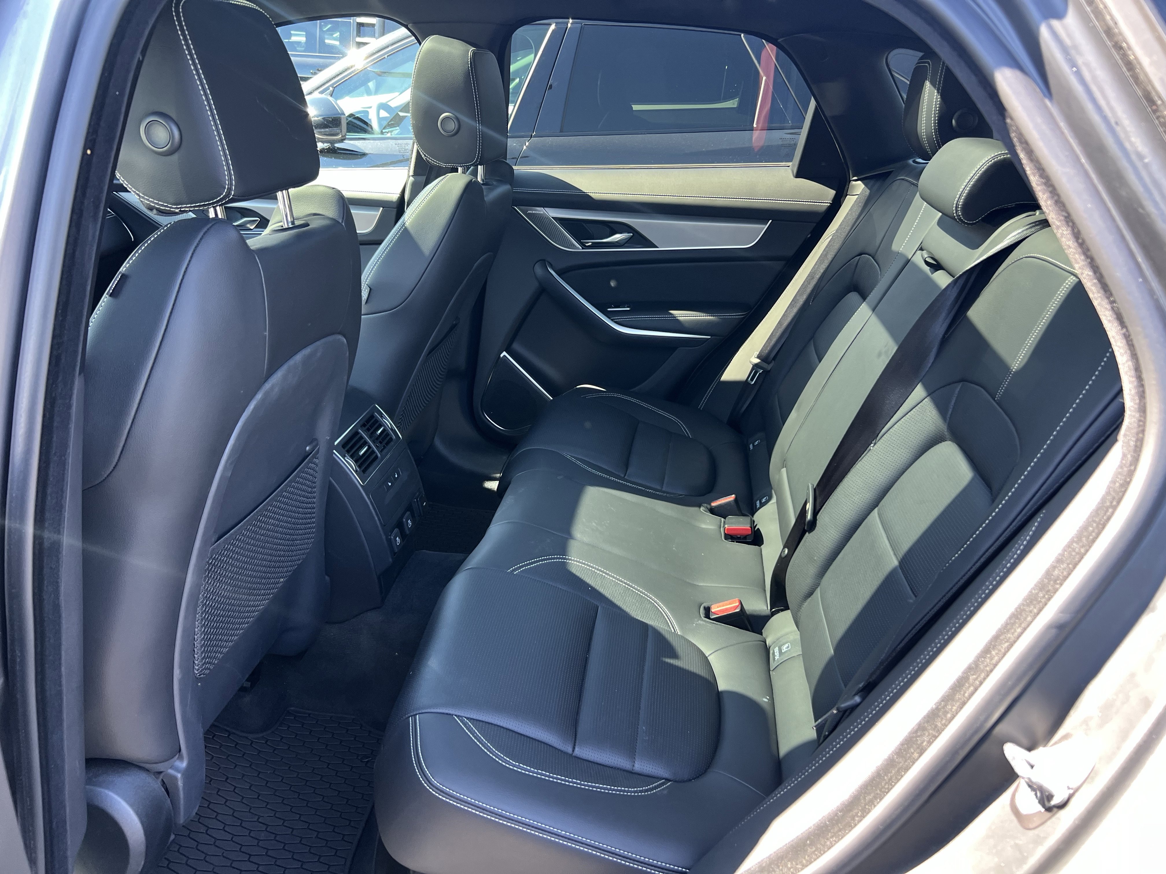 Certified 2025 Jaguar F-PACE R-Dynamic S image 28