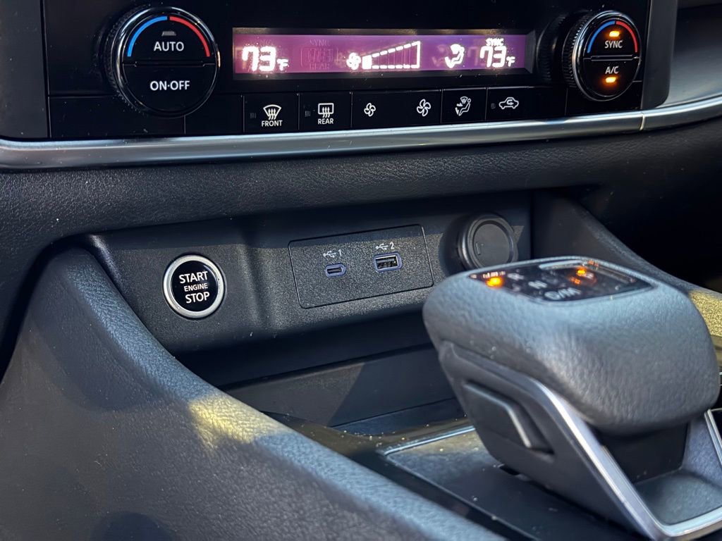 Used 2023 Nissan Rogue SV image 36