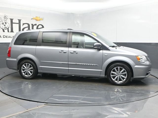 Used 2014 Chrysler Town & Country Touring-L image 49