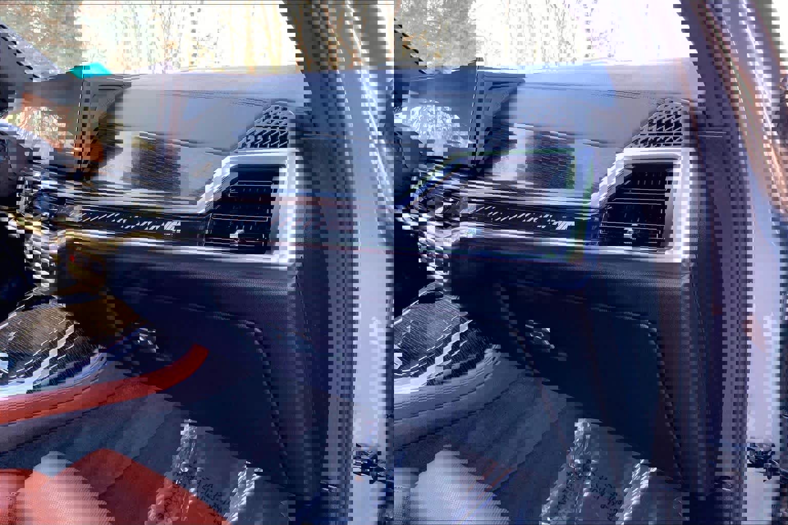 Used 2025 BMW X7 M60i w/ Climate Comfort Package image 19