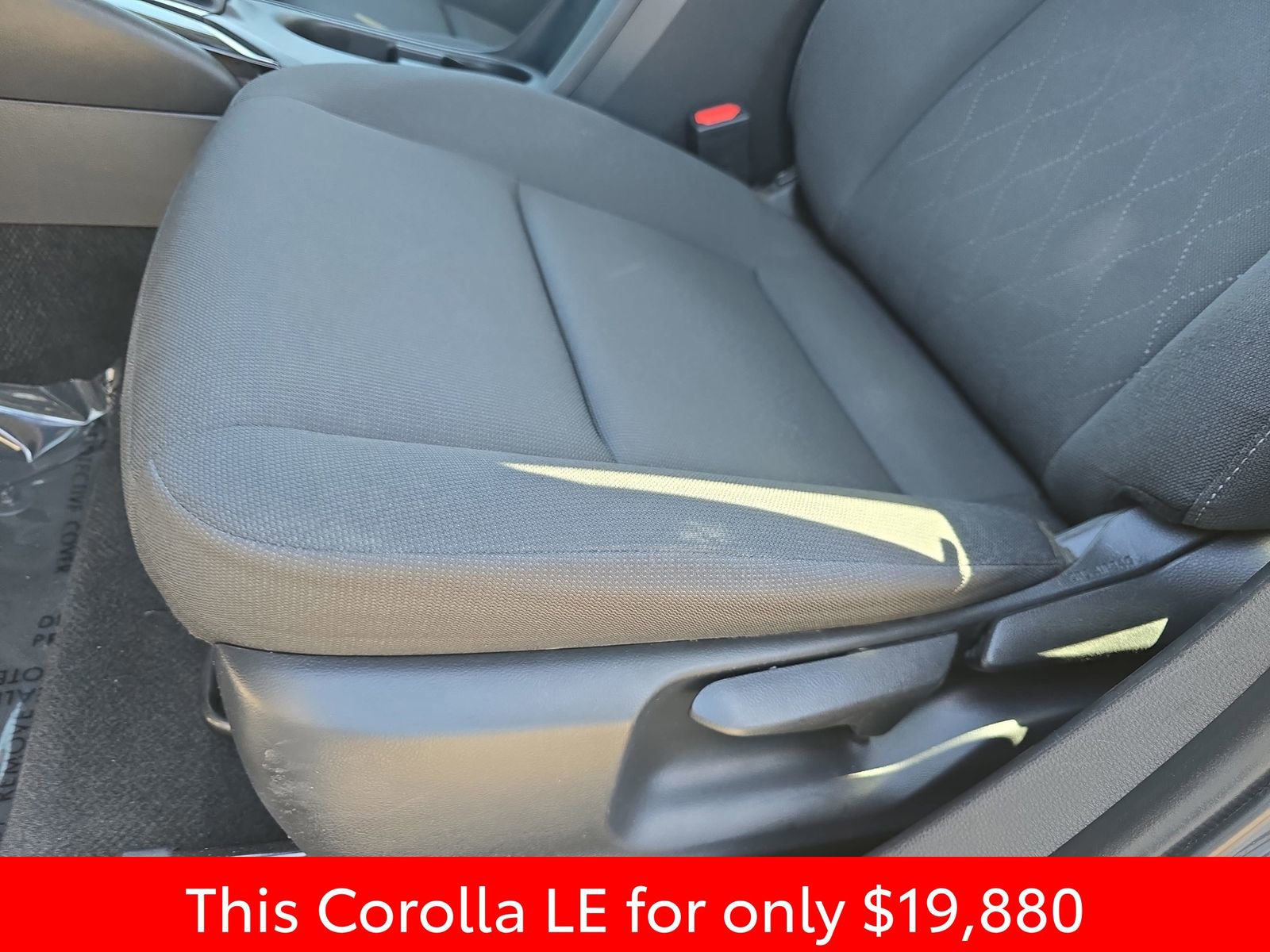 Used 2024 Toyota Corolla LE FWD image 34