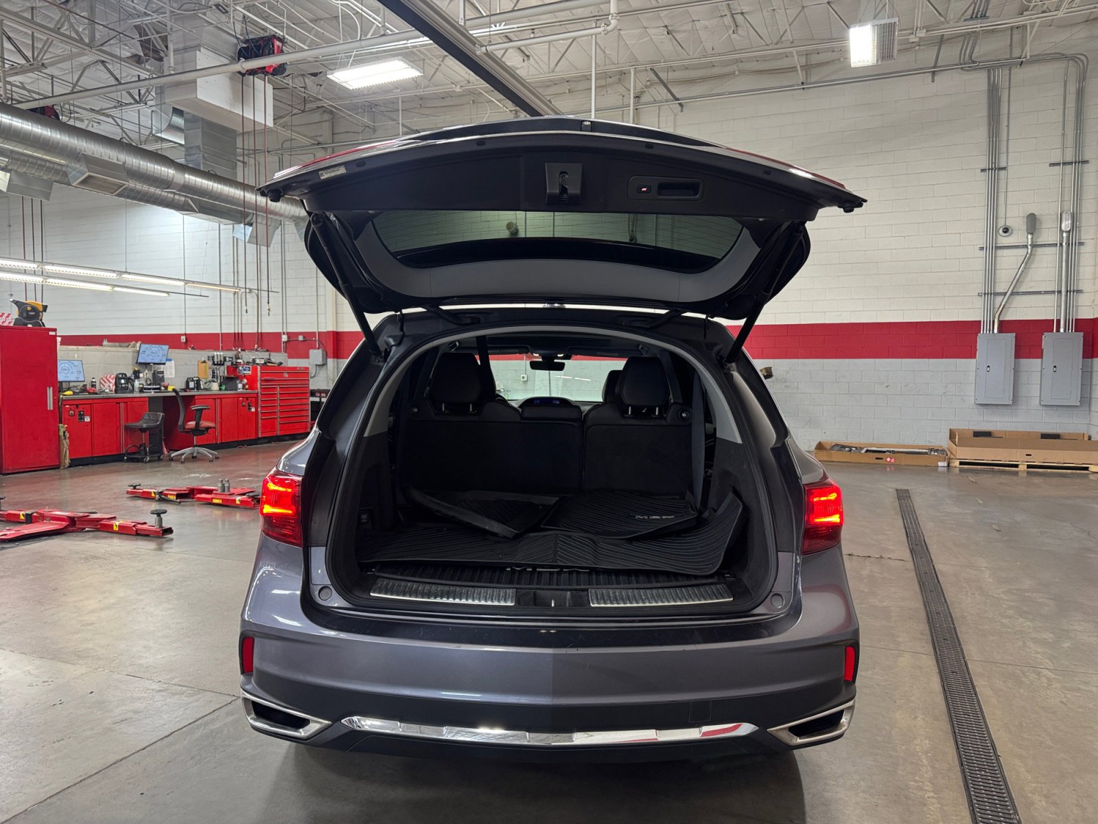 Used 2017 Acura MDX FWD image 33