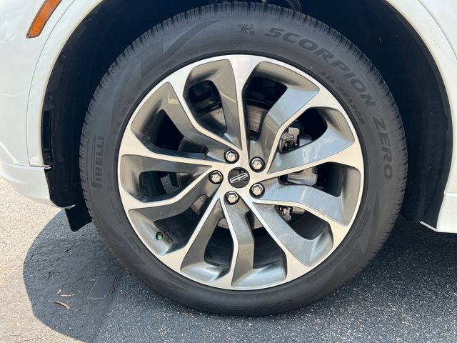 New 2026 Lincoln Aviator 2WD w/ Jet Appearance Package image 12
