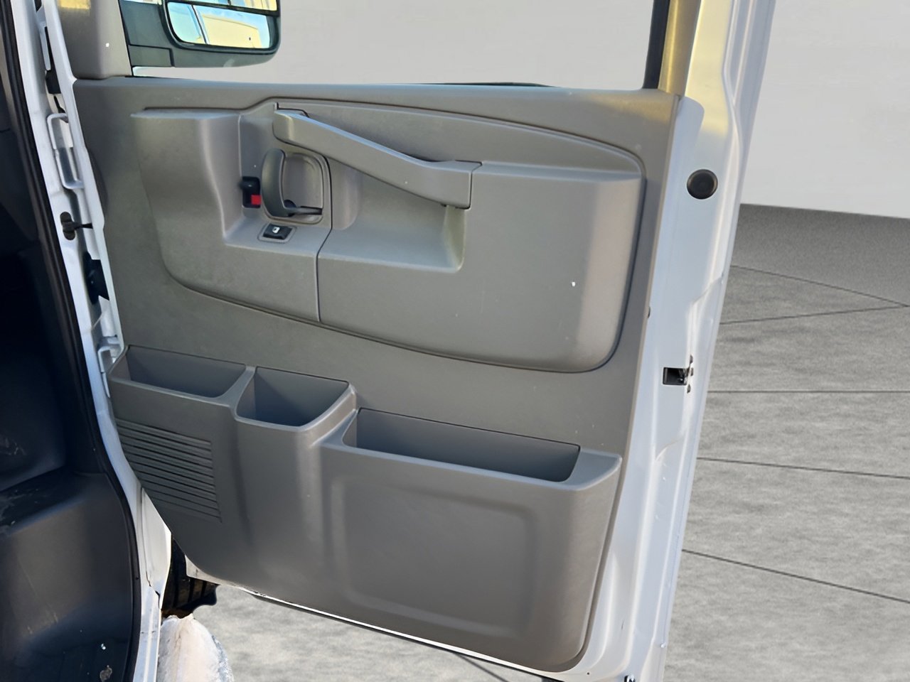 Used 2023 Chevrolet Express 2500 w/ Driver Convenience Package image 28