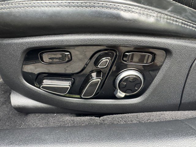 Used 2018 Genesis G90 5.0 Ultimate RWD image 25