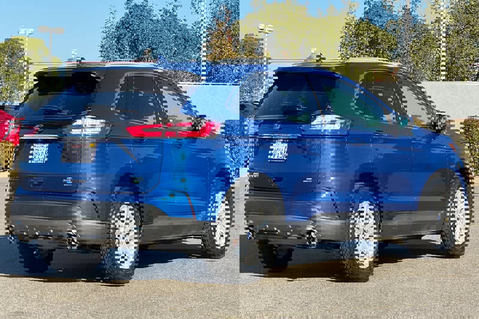 Used 2020 Ford Edge SEL image 2