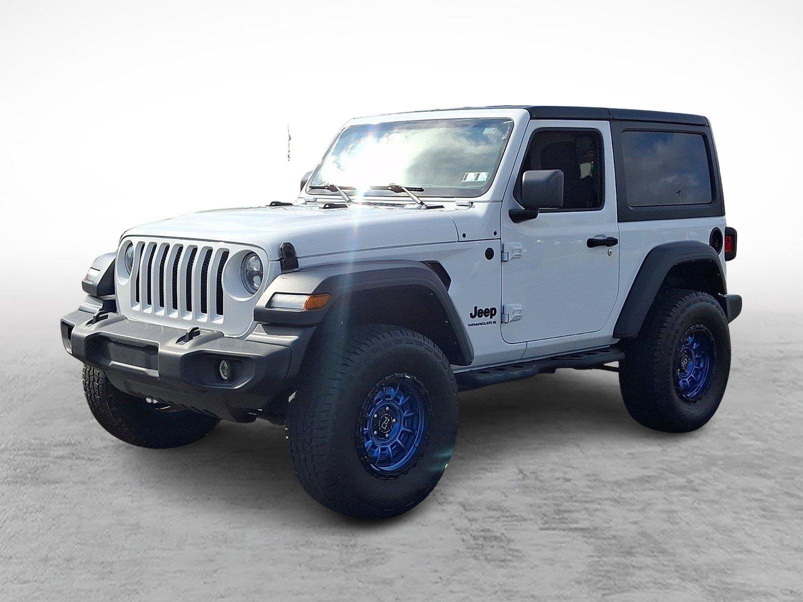 Used 2023 Jeep Wrangler Sport AWD/4WD image 3