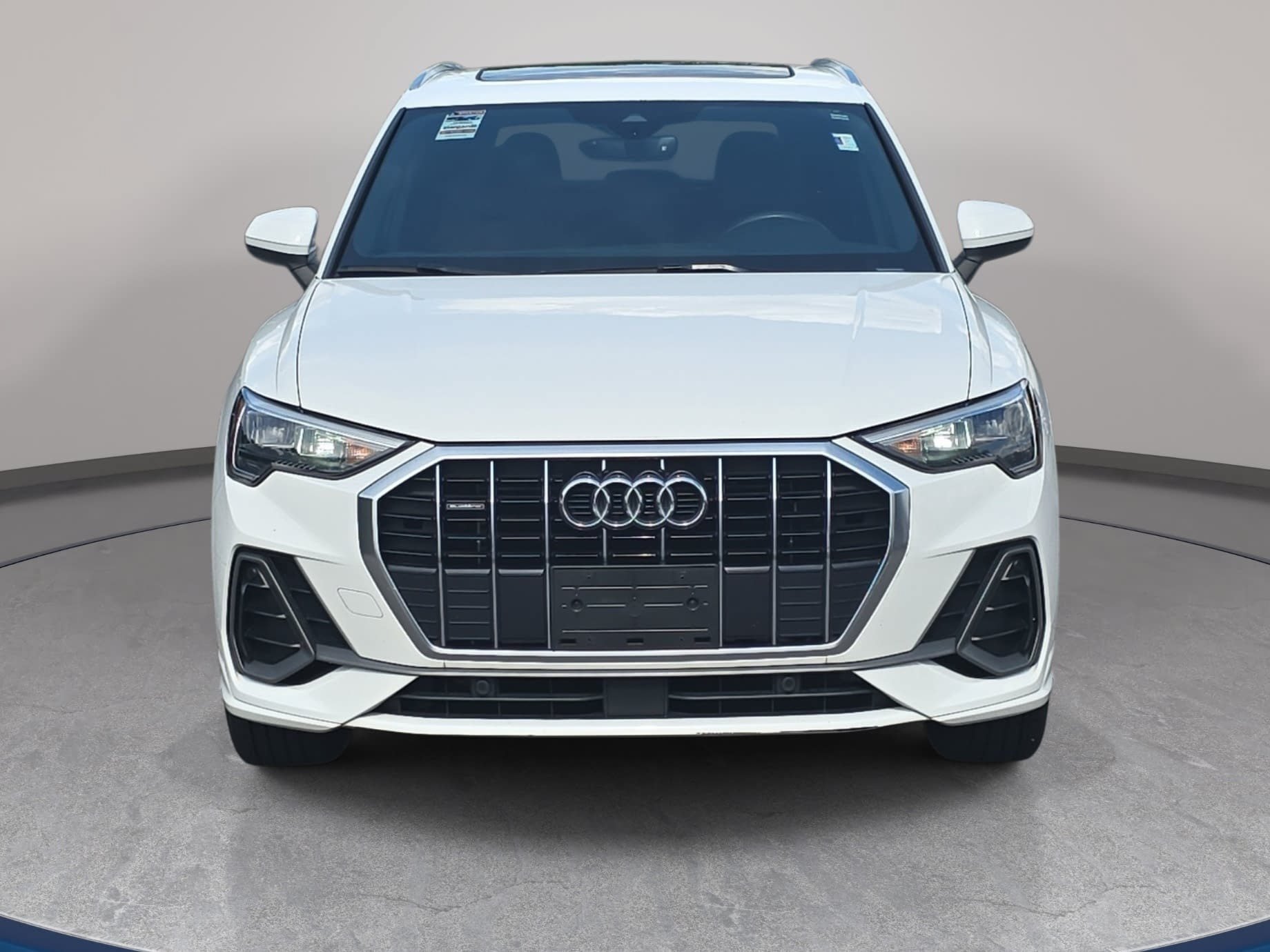 Used 2021 Audi Q3 2.0T Premium w/ Convenience Package AWD/4WD image 2