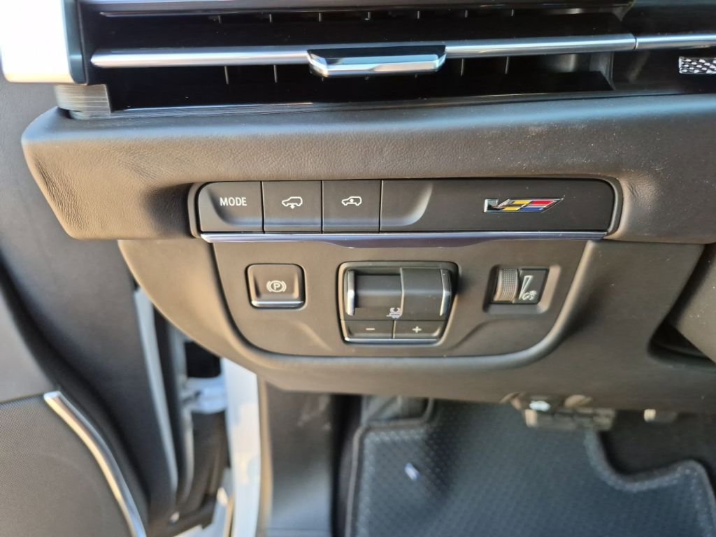 New 2026 Cadillac Escalade ESV V image 33