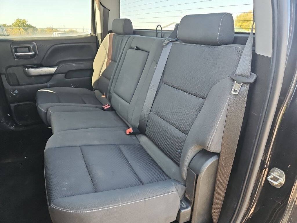 Used 2019 Chevrolet Silverado 2500 LT w/ Midnight Edition AWD/4WD image 6