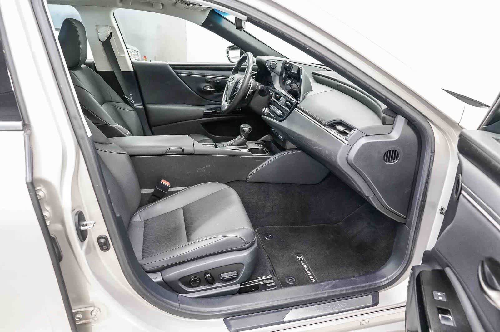 Used 2024 Lexus ES 350 w/ Premium Package FWD image 17