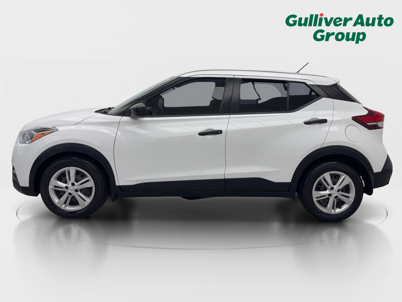 Used 2020 Nissan Kicks S FWD image 3