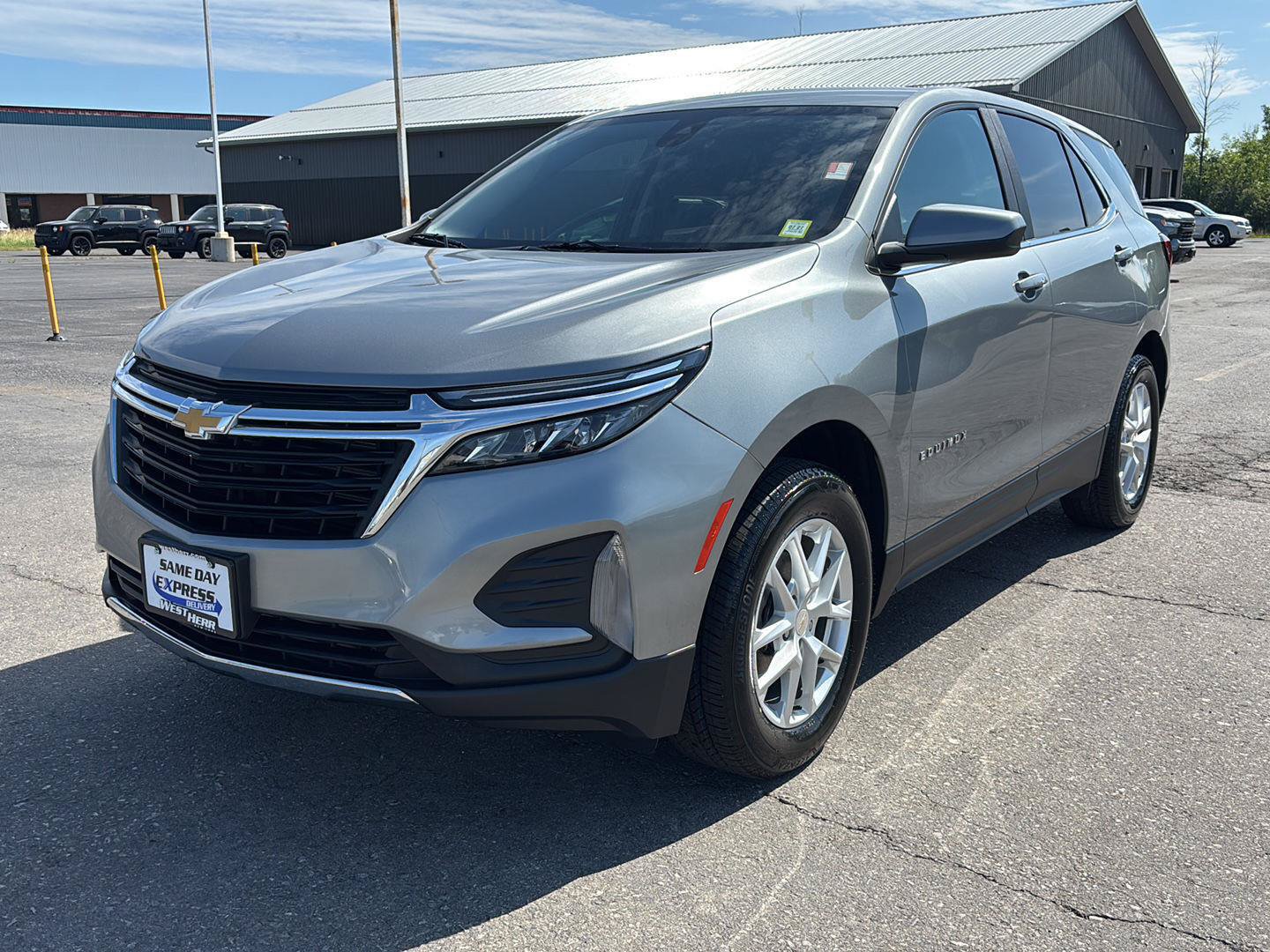 Used 2023 Chevrolet Equinox LT AWD/4WD image 3