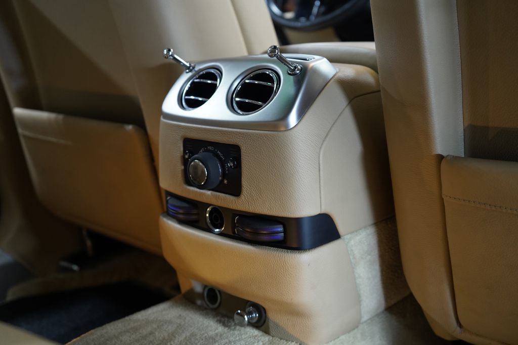 Used 2010 Rolls-Royce Ghost RWD image 42