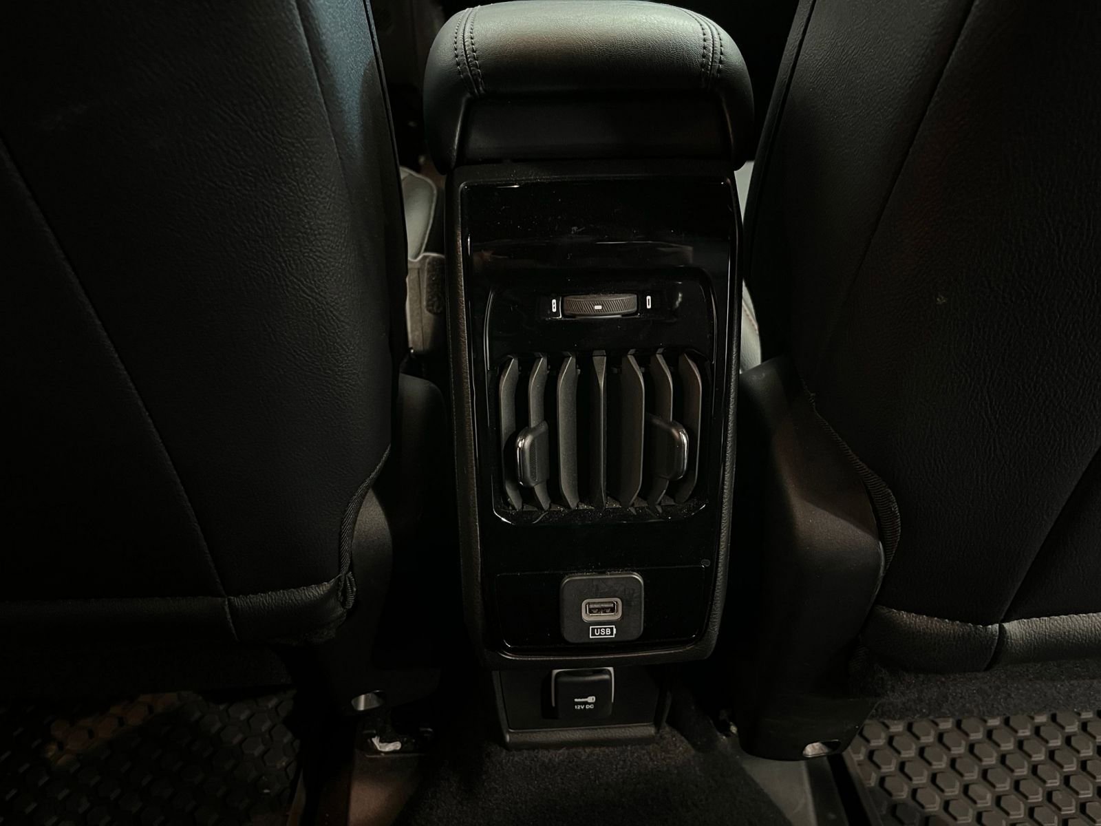 Used 2025 Jeep Compass Trailhawk AWD/4WD image 23