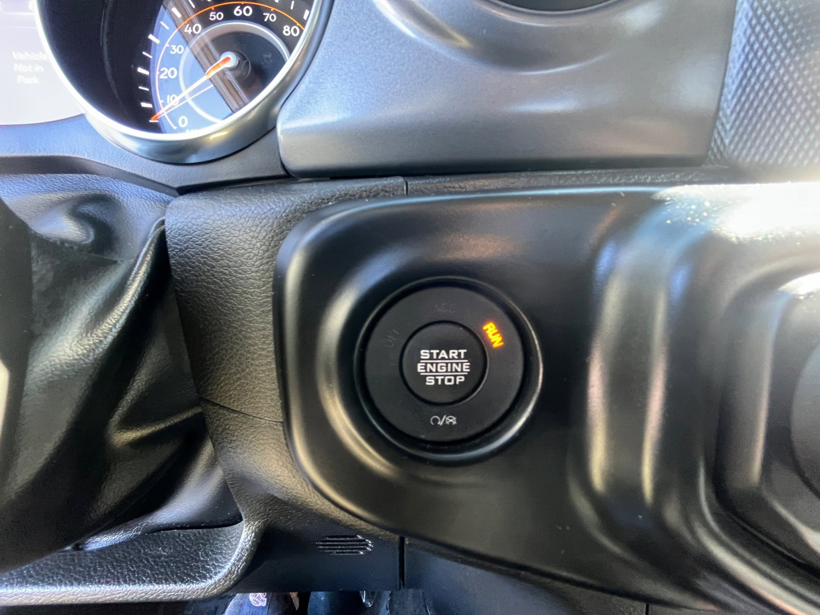 Used 2022 Jeep Gladiator Sport image 30