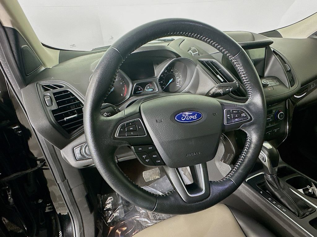 Used 2019 Ford Escape SEL image 16