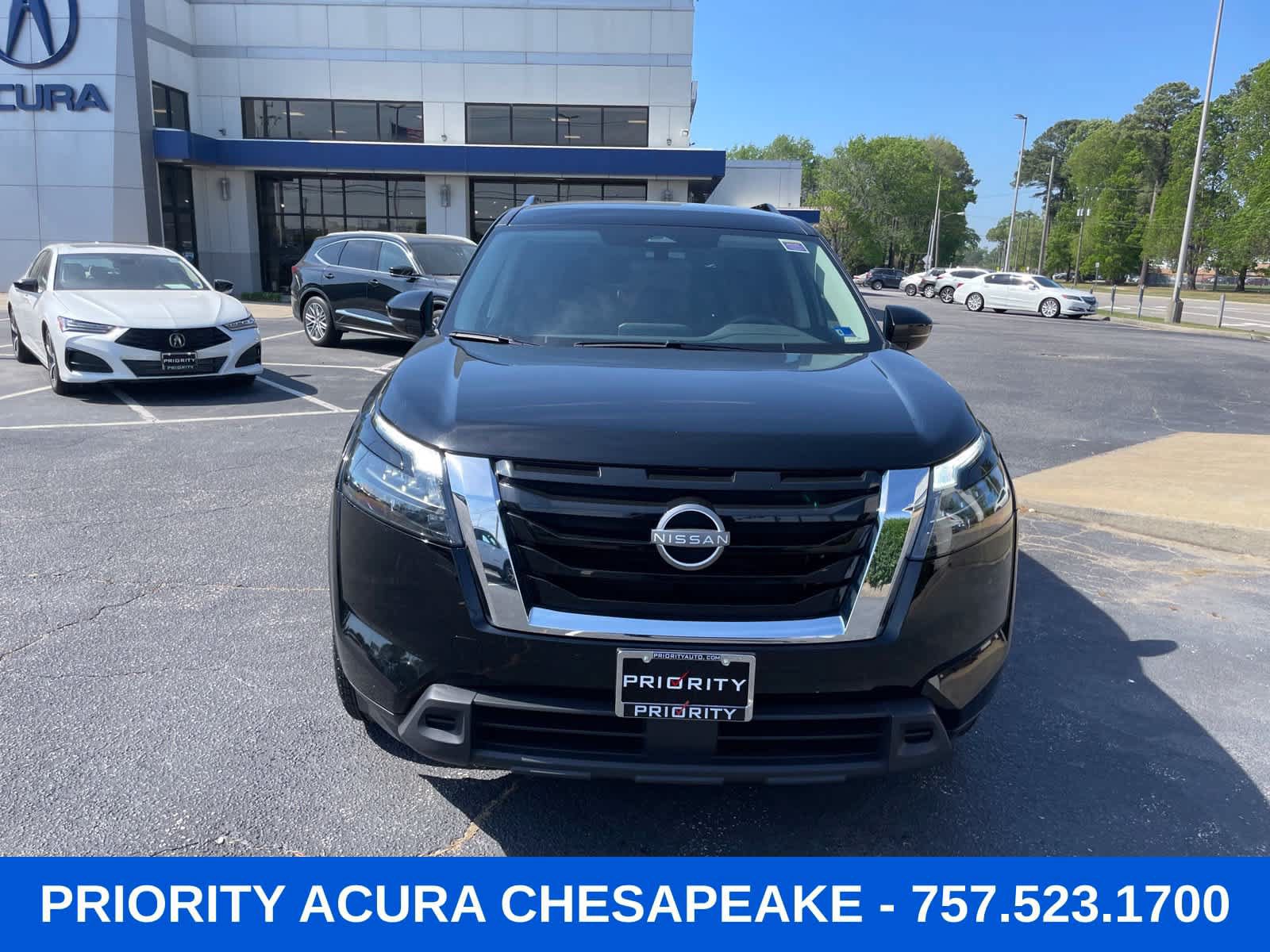 Used 2025 Nissan Pathfinder SV FWD image 7