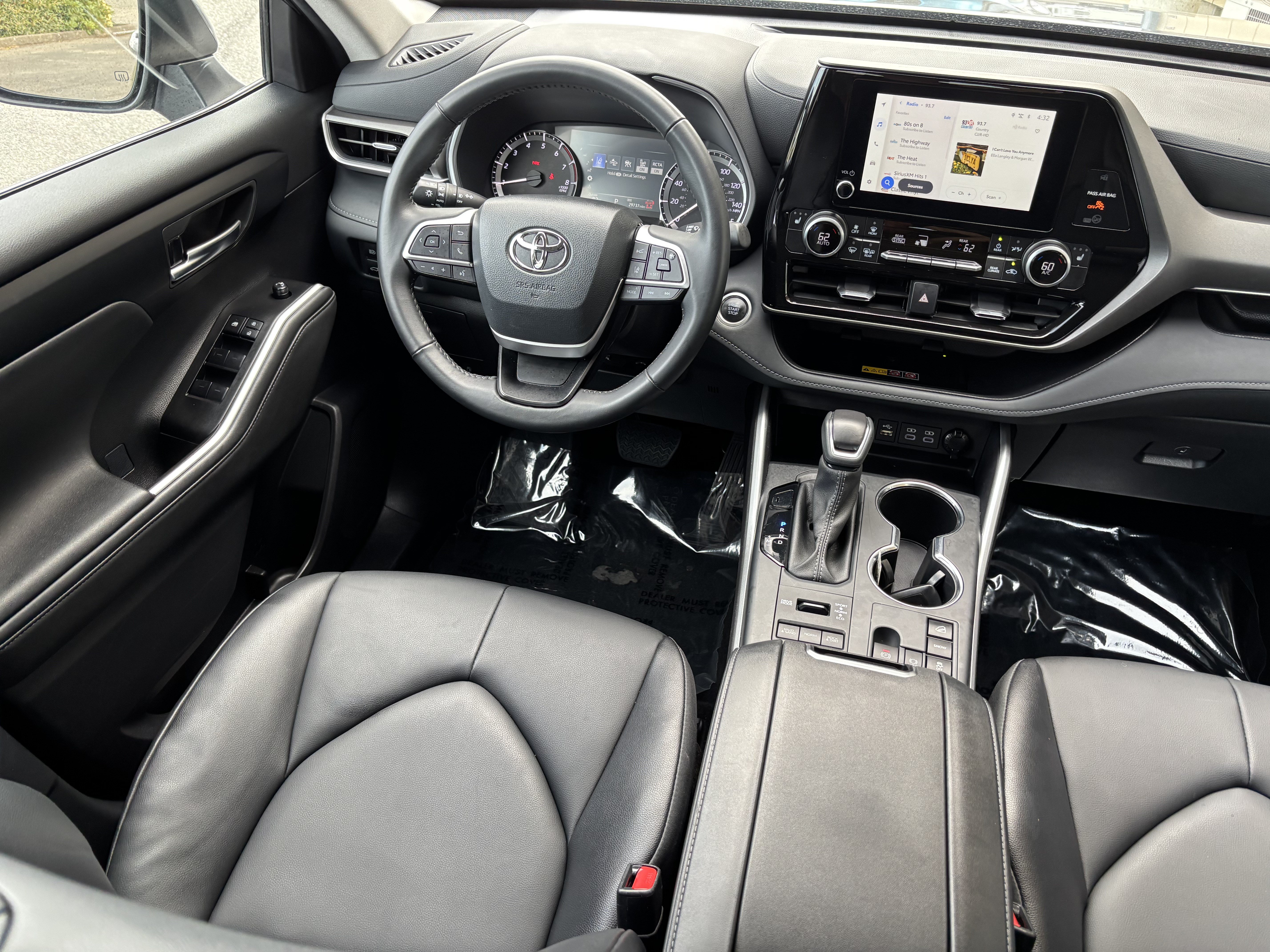 Used 2025 Toyota Highlander XLE AWD/4WD image 20