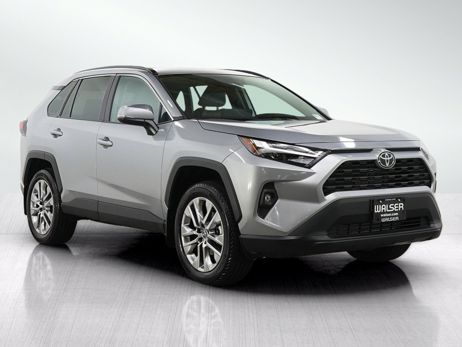 Used 2025 Toyota RAV4 XLE Premium w/ Weather Package AWD/4WD image 7
