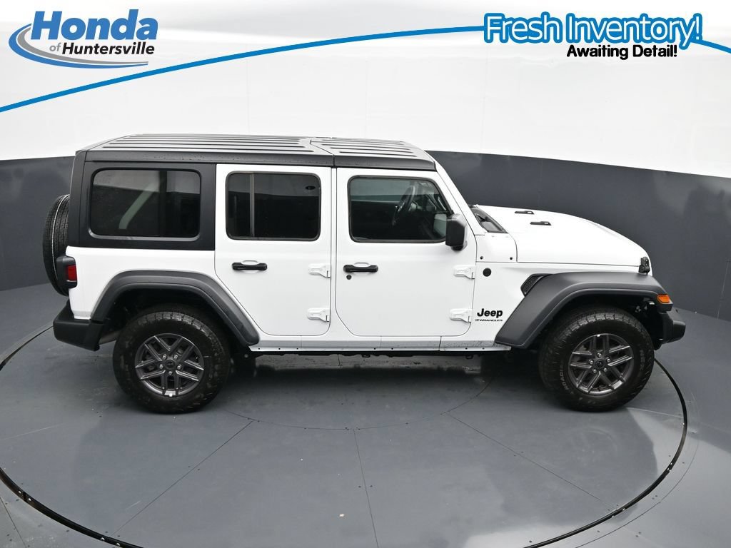Used 2025 Jeep Wrangler Unlimited Sport AWD/4WD image 24