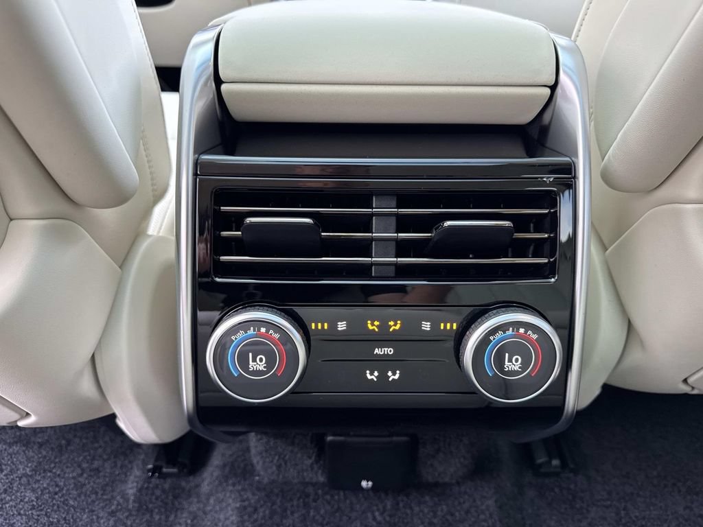 New 2026 Land Rover Range Rover SE AWD/4WD image 16