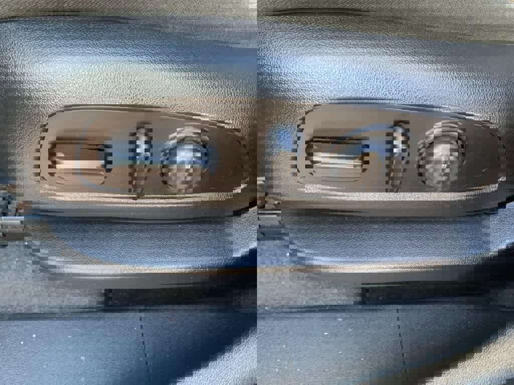 Used 2018 GMC Terrain SLE w/ Driver Convenience Package image 23