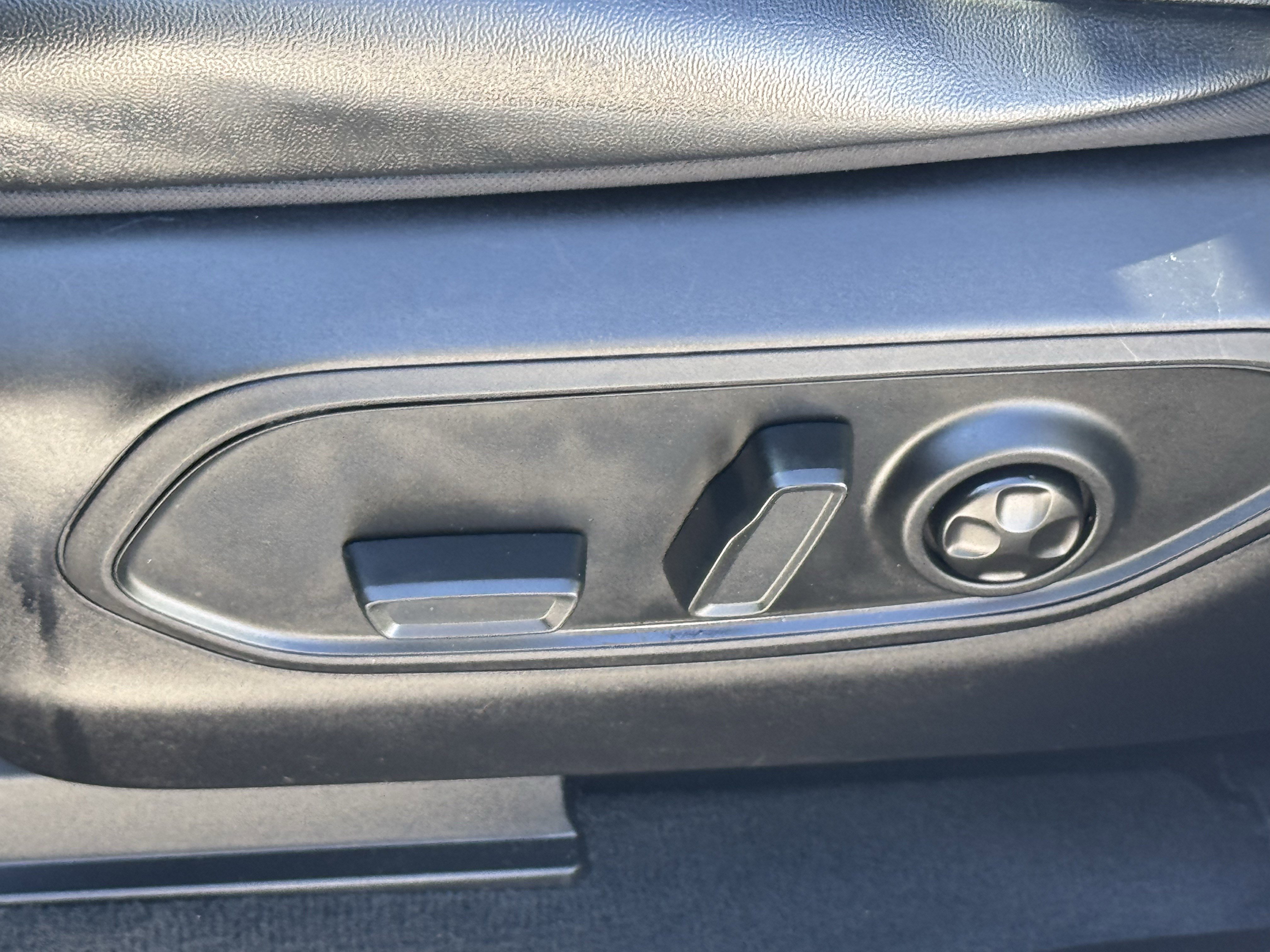 Used 2025 Jeep Grand Cherokee Altitude image 28