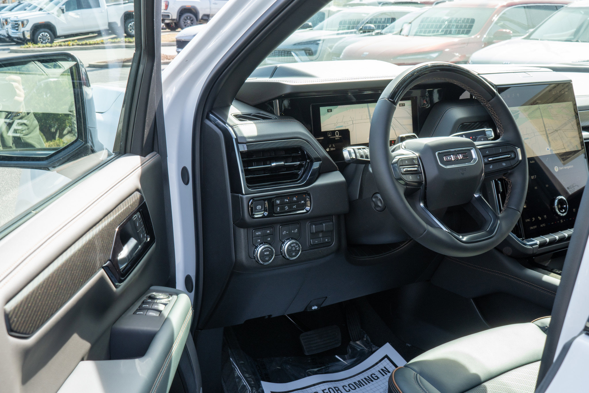 New 2026 GMC Yukon AT4 w/ AT4 Premium Plus Package image 10