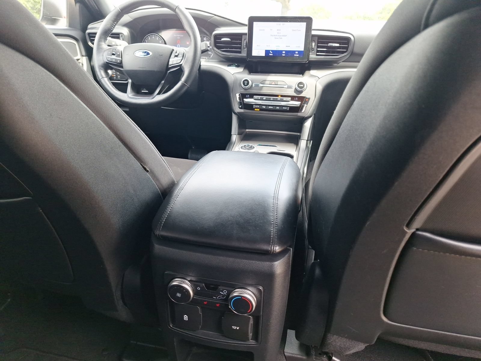 Used 2020 Ford Explorer XLT w/ Comfort Package RWD image 31