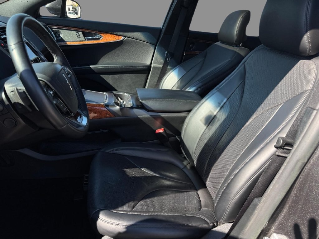 Used 2019 Lincoln Nautilus Reserve FWD image 13