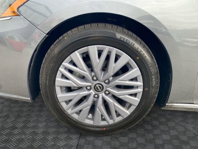 Used 2024 Nissan Altima 2.5 SV image 30