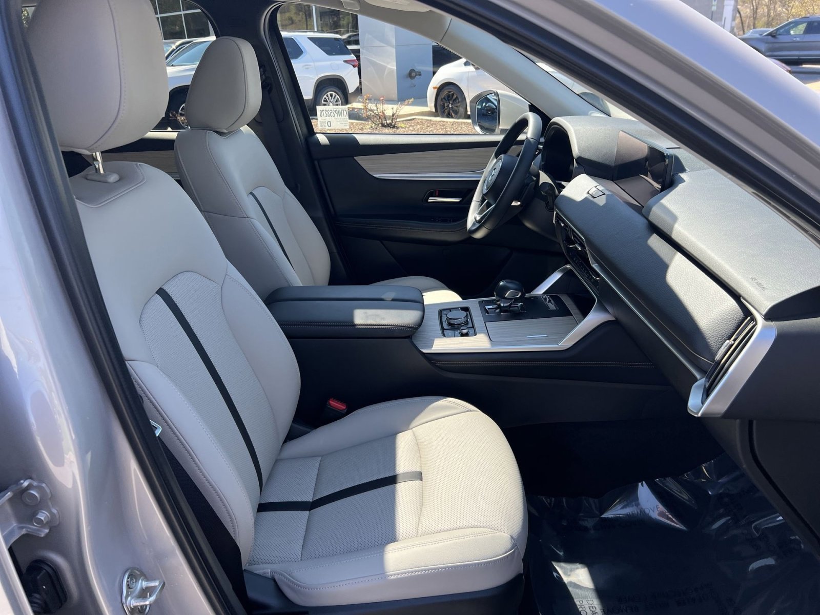 Used 2025 MAZDA CX-90 Plug-In Hybrid w/ Preferred image 27
