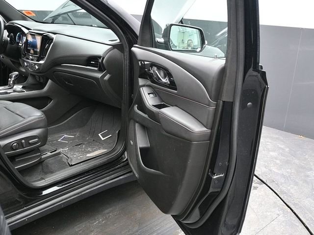 Used 2023 Chevrolet Traverse RS image 11