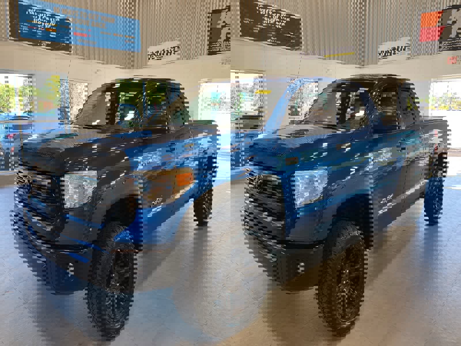 Used 2016 Toyota Tundra SR5 image 1